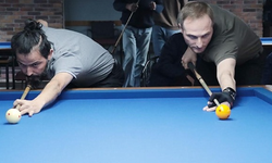 Bilardo ve satrançta müsabakalar var