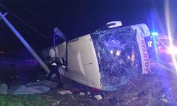 Van’da yolcu otobüsü devrildi: 28 yaralı