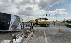 Servis ile kamyonet çarpıştı: Yaralılar var!