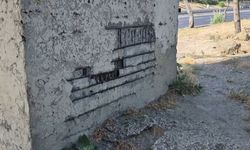 Avcılar’da beton parçaları dökülen köprü vatandaşı tedirgin ediyor