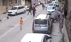 Yolda yürüyen kadın, hırsızın hedefi oldu; cebinden telefonu çalındı