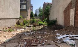 Eskişehir'in o sokağında boş arazi çöplüğe döndü