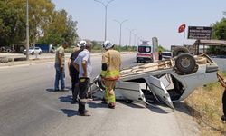 Otomobil ters döndü: Yaralılar var!