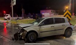 İki otomobilin çarpıştığı kazada 6 kişi yaralandı