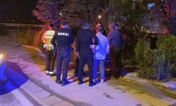 Eskişehir'de trafik kazası: Araç evin bahçesine daldı!