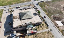 Eskişehir'de AVM çatısında çıkan yangın korkuttu