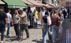 Kurban Bayramı'na bir gün kala Eskişehir'de kuruyemişçilerin işleri yoğunlaştı