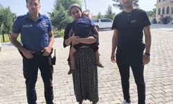 Kayıp çocuk, polis tarafından bulunarak ailesine teslim edildi