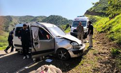Navigasyonun yanlış yola yönlendirdiği aileyi taşıyan araç kaza yaptı