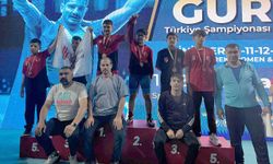 Eskişehirli güreşçiler Sivas’ta şampiyonada başarı elde etti