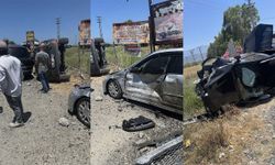 Havada metrelerce uçan otomobil 2 araca çarparak durabildi