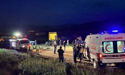 Trafik kazası: 2 ölü, 1 yaralı