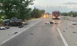 Trafik kazasında 3 kişi öldü 1 kişi yaralandı