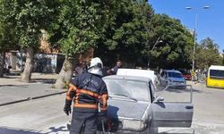 Seyir halindeki otomobil alev aldı