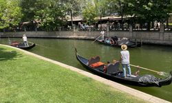 Bayramda Eskişehir'e gelen turistler gondol seferlerini yoğunlaştırdı