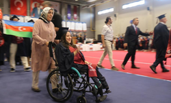Eskişehir’de engelli kızının eğitimi için çabalayan anne mezuniyet gururu yaşadı