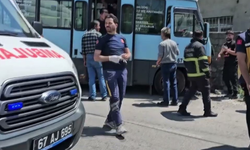 Freni patlayan yolcu minibüsü duvara çarptı: 14 yaralı