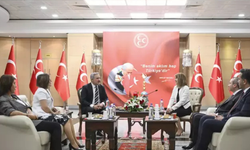 Siyasi partiler bayramlaşıyor