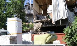 Taşıma işlemi yapılan evin balkonu çöktü: Yaralılar var!