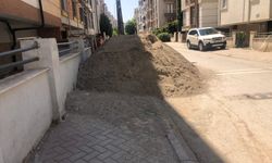 Eskişehir'de kaldırımı kapatan inşaat tepki çekiyor