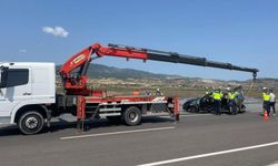 Otomobil sulama kanalına devrildi: Yaralılar var!