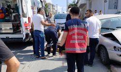 Kontrolden çıkan otomobil, elektrik direğine çarptı!