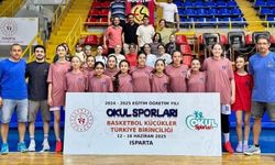 Alkışlar Ahmet Sezer'e