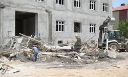 Sundurma çöktü: İşçiler yaralandı!