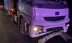 Tır, otomobile çarptı: Yaralılar var!