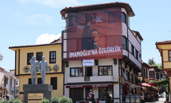 Eskişehir’de Ekrem İmamoğlu’nun posteri Emniyet tarafından indirildi