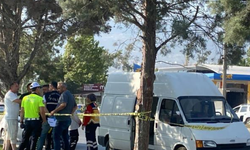 Park halindeki minibüste ceset bulundu