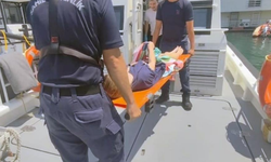 Gezi teknesinde rahatsızlanan vatandaşa tıbbi tahliye