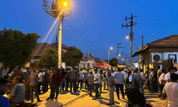 Kamyonet ile motosiklet çarpıştı: 1 ölü, 2 yaralı