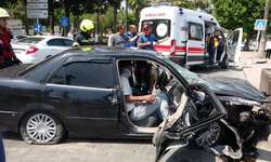 Otomobil ve motosikletler çarpıştı: Ağır yaralılar var!