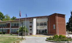 Anadolu Üniversitesi alanında uzman personelleri başarıyla yetiştiriyor