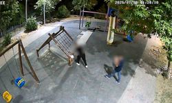 Yalova’da parktaki kameraları kıran şüpheliler kamerada