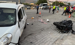 Motosiklet ile hafif ticari araç çarpıştı: 1 ölü