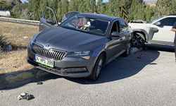 Seyir halindeki araca arkadan çarptı: 5 yaralı