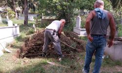 Mezarlıktan silah çıktı