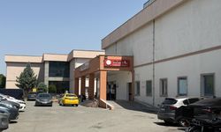 Yaş pastadan zehirlendiler: 79 kişi hastanelik oldu