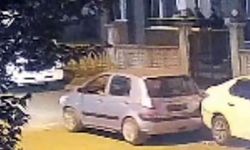 Park halindeki araca çarpıp kaçtı