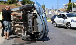 Polis kontrol noktası karşısında otomobil devrildi: 1 yaralı