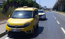 Müşteri almak için duran taksiye çarptı: 1 yaralı