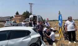 Otomobiller çarpıştı: 2'si çocuk 6 yaralı