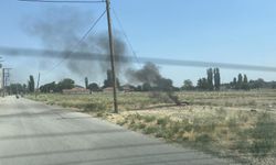 Eskişehir'de boş arazide çıkan yangın paniğe neden oldu