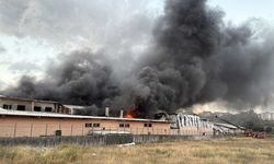 Arnavutköy’de Fabrika Yangını Sabah Söndürüldü