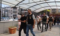 Dublör kullanarak 10 milyon TL dolandıran 5 şüpheli tutuklandı