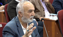AK Partili Kepez’den deprem paralarına ilginç çıkış: “Deprem paralarını pavyonda sizin gibi delegelere mi dağıttık?”
