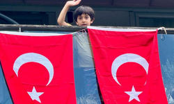 Cumhurbaşkanı Erdoğan'ın bayrak çağrısına İstanbul'dan yanıt