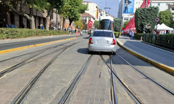 Eskişehir’de araçlar tramvay hatlarında